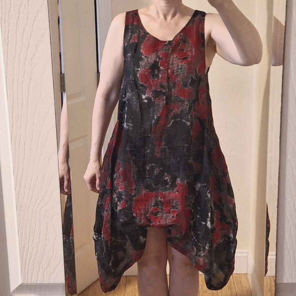 Nuovo Borgo - Mio | Black & Red Sleeveless Dress